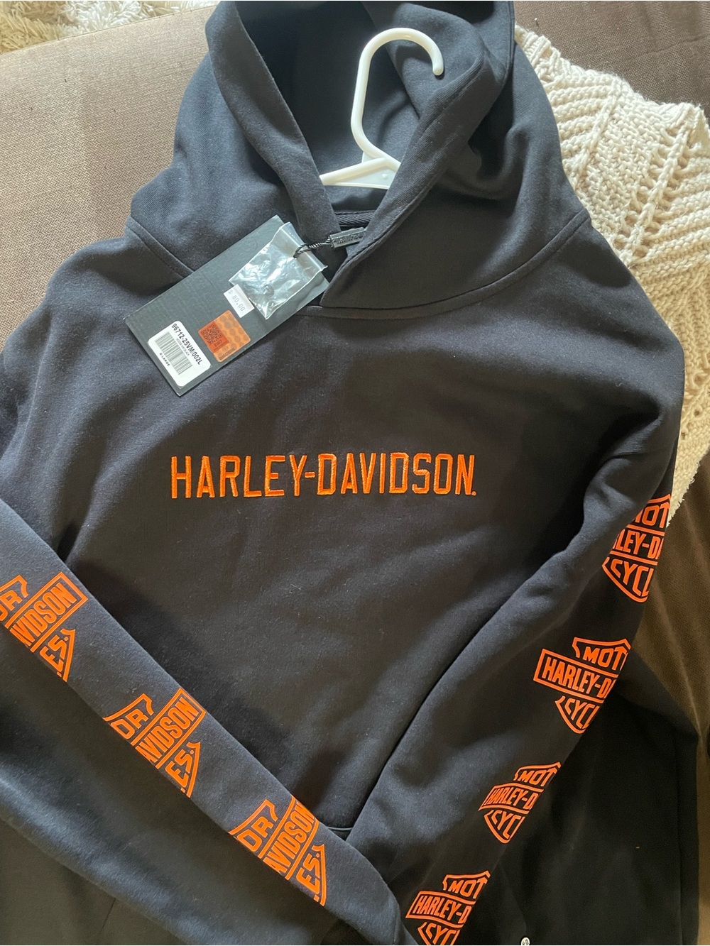 Harley-Davidson Men's Essential Repeat
Bar & Shield Long Sleeve Pullover